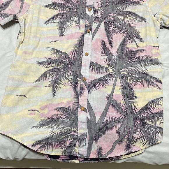 Denim & Flower Ricky Singh Hawaiian button down - Picture 3 of 5